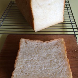 「CENTRE THE BAKERY の食パンとサンドイッチ」のレシピで角食を極める！